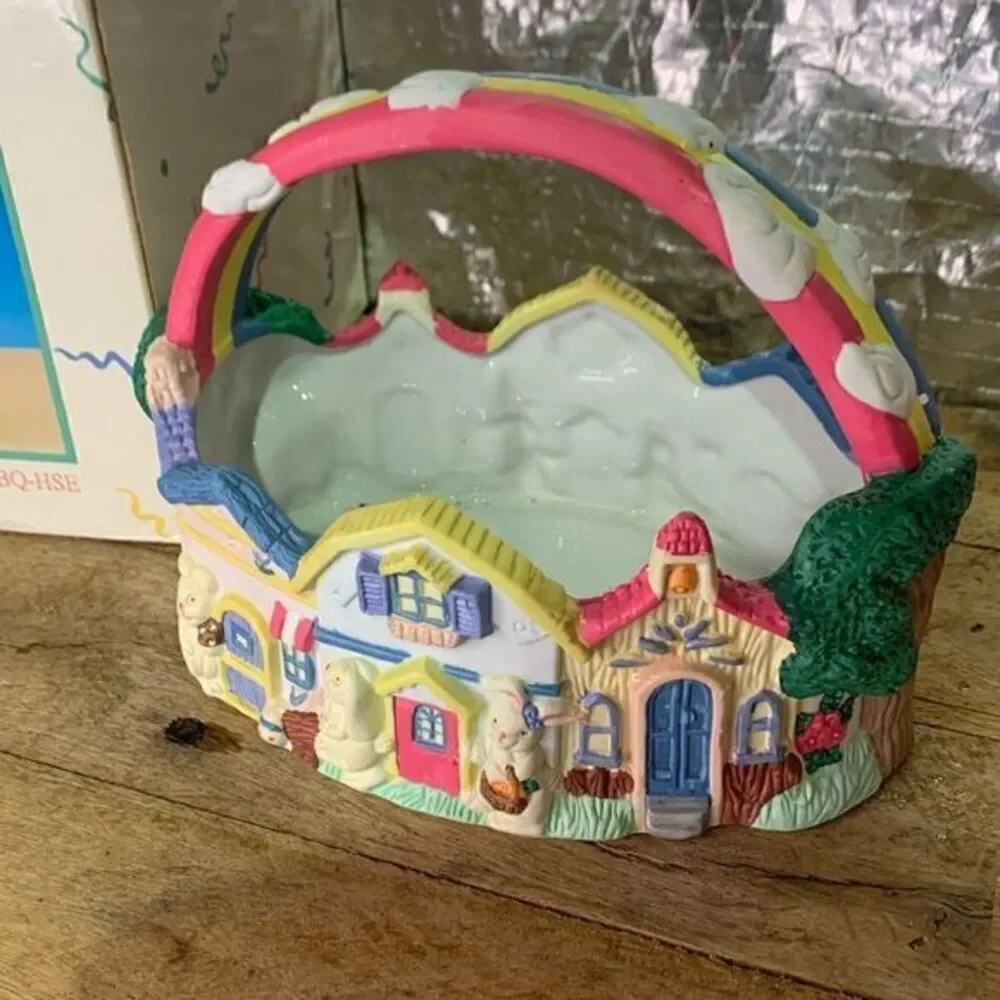 ‎1995 porcelain Easter house basket   Easter decoration. Vintage
